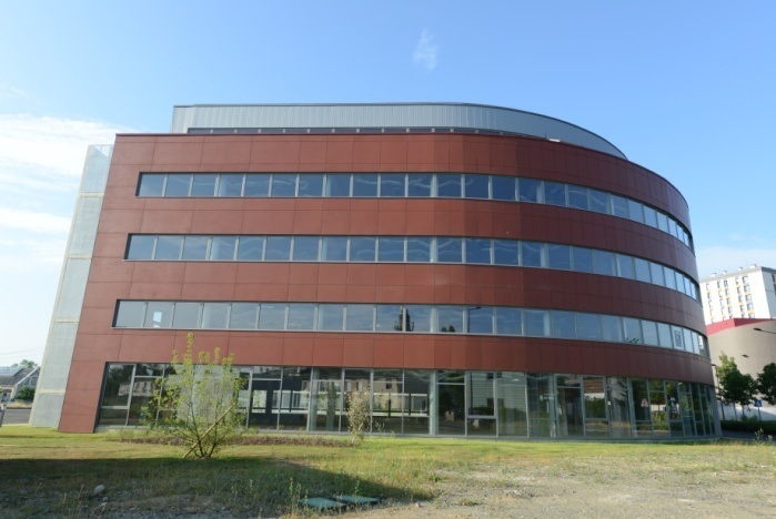 cmb-eco-tertiaire-bureaux-lhuisine-le-mans-001